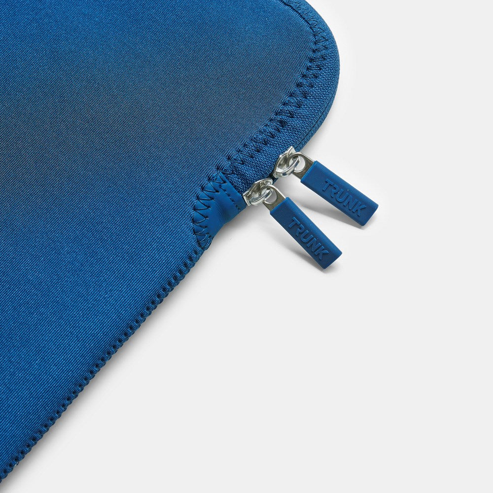 TRUNK 15" MacBook Air Ribbed Velvet Sleeve - Blå