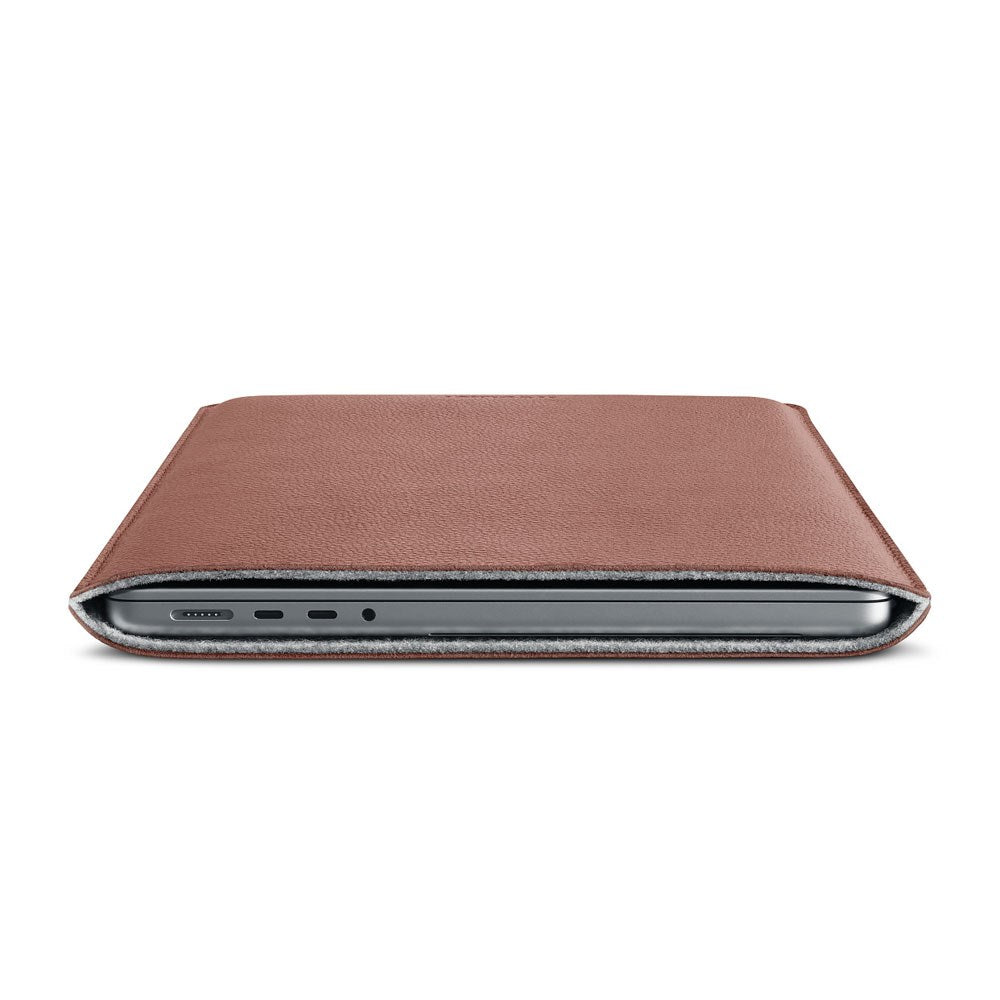 Woolnut MacBook Pro 14" M5 / M4 / M3 / M2 / M1 (2025 / 2021) Ekte Skinn Folio Sleeve - 24.5 x 33 cm - Brun