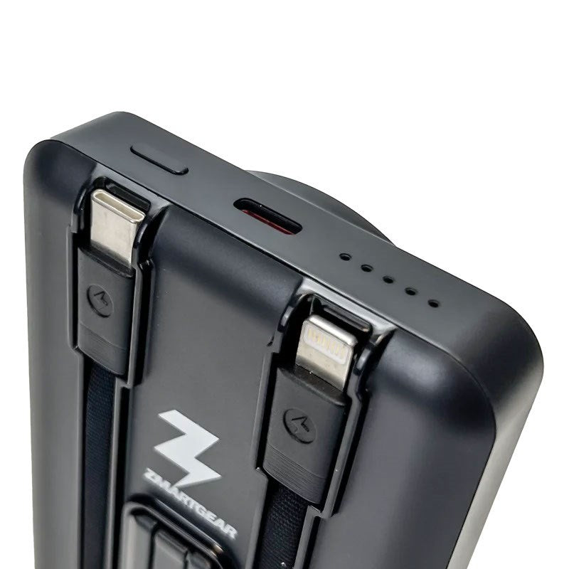 Zmartgear Powerbank Pro 6-i-1 med 18W / 10.00mAh / Trådløs Lading / Innebygd USB-C & Lightning-Kabel / Stativ - Svart
